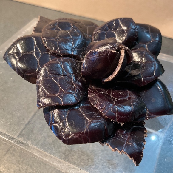 Brighton Purse Accessory Hook Key Ring Leather Camilla Flower - Picture 6 of 6